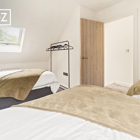 Spacious 4 Bedroom 3 Bath House For Families & Contractors With Free Parking, Fast Wi-Fi & Netflix By Firoz Property Management Leeds  Dış mekan fotoğraf