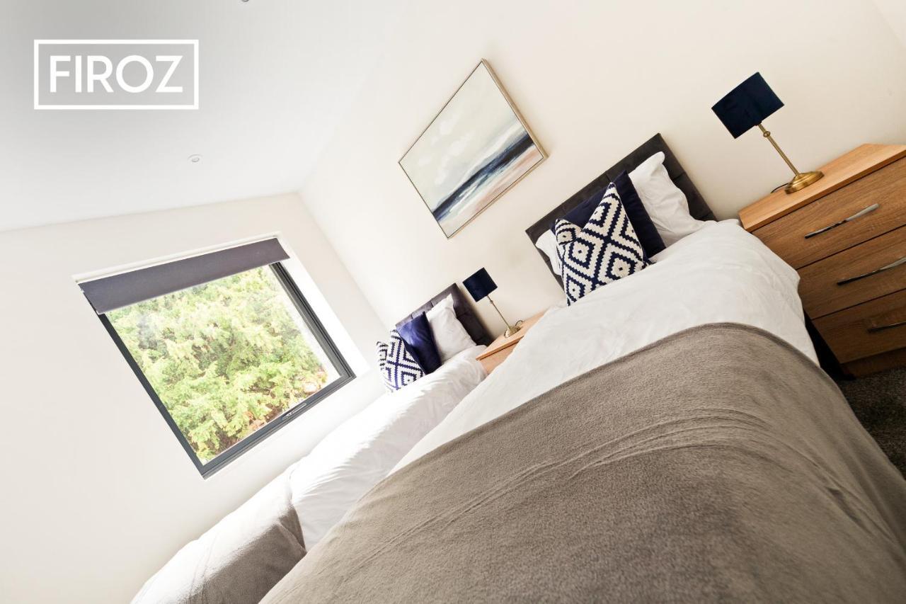 Spacious 4 Bedroom 3 Bath House For Families & Contractors With Free Parking, Fast Wi-Fi & Netflix By Firoz Property Management Leeds  Dış mekan fotoğraf