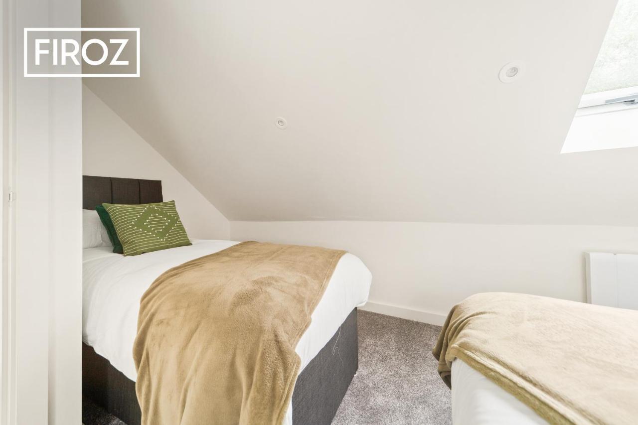 Spacious 4 Bedroom 3 Bath House For Families & Contractors With Free Parking, Fast Wi-Fi & Netflix By Firoz Property Management Leeds  Dış mekan fotoğraf